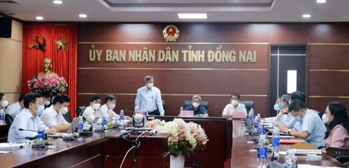 UBND tỉnh Đồng Nai họp trực tuyến cùng Bộ y tế trước nguy cơ bùng phát Covid-19 rất cao.
