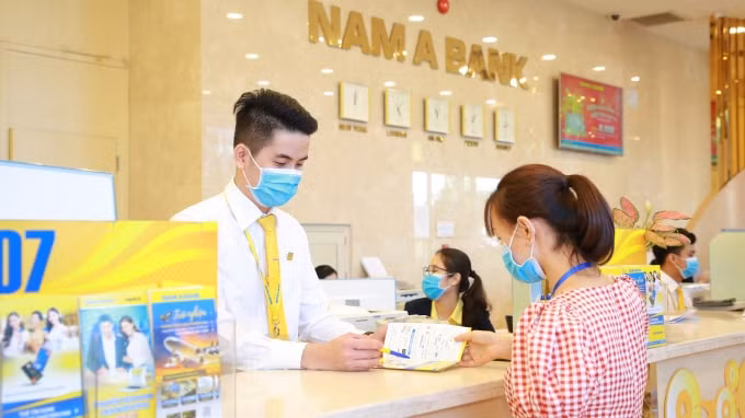 ngan hang khong nghi tet hinh 1