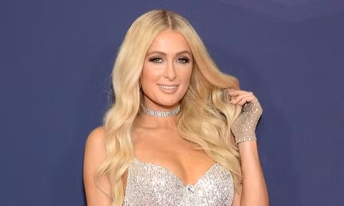 Tài sản của Paris Hilton đã chạm mốc 300 triệu USD trong năm 2020.