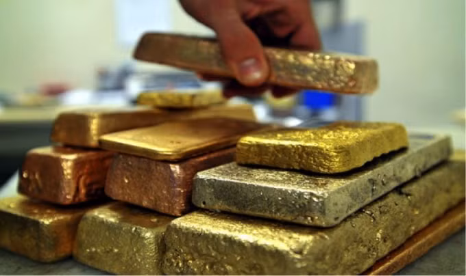 Congo thu giữ lượng vàng buôn lậu trị giá hơn 1,9 triệu USD. Ảnh: Getty Images.