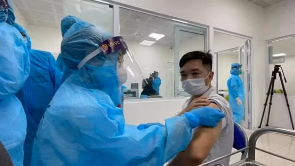 Mục tiêu của Dự án là giới thiệu và triển khai thành công tiêm chủng vaccine phòng COVID-19 tại Việt Nam