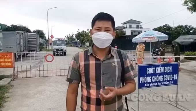 Phóng viên Phạm Đức, báo Thanh niên có mặt trong vùng tâm dịch để phản ánh chân thực diễn biến dịch bệnh, cũng như nỗ lực của chính quyền địa phương trong công tác phòng, chống dịch Covid-19.