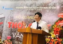 Hơn chục đầu sách tập hợp các bài báo của anh trogn suốt cuộc đời làm báo do các Nhà xuất bản danh tiếng ấn hành từ 1997 tới nay.