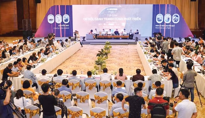 Báo Giao thông thường xuyên tổ chức tọa đàm trực tuyến nhằm thông tin nhanh hơn, thấu đáo hơn tới bạn đọc về những vấn đề đặt ra cho công tác quản lý nhà nước về giao thông vận tải.&nbsp;