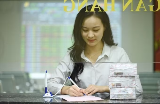 Chứng khoán tăng nóng: Khó kiểm soát vì Việt Nam có tỷ lệ sử dụng tiền mặt quá lớn.