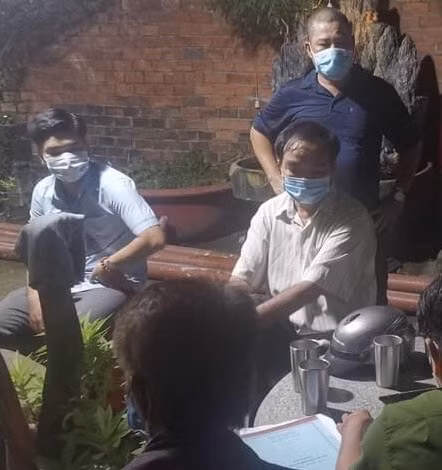 Cơ quan chức năng lập biên bản đối tượng T.Q.T. về hành vi vận chuyển động vật chết, sản phẩm động vật không đảm bảo vệ sinh thú y.
