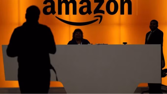 Người phát ngôn của Amazon cho biết công ty đã dành nguồn lực đáng kể để ngăn chặn các đánh giá giả mạo về các sản phẩm. Ảnh: Reuters.