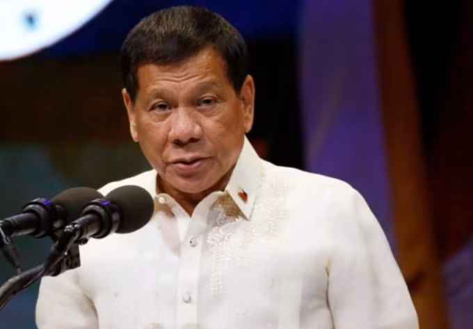 Tổng thống Rodrigo Duterte đe dọa sẽ bỏ tù những người từ chối tiêm vắc xin ngừa COVID-19 - Ảnh: AFP