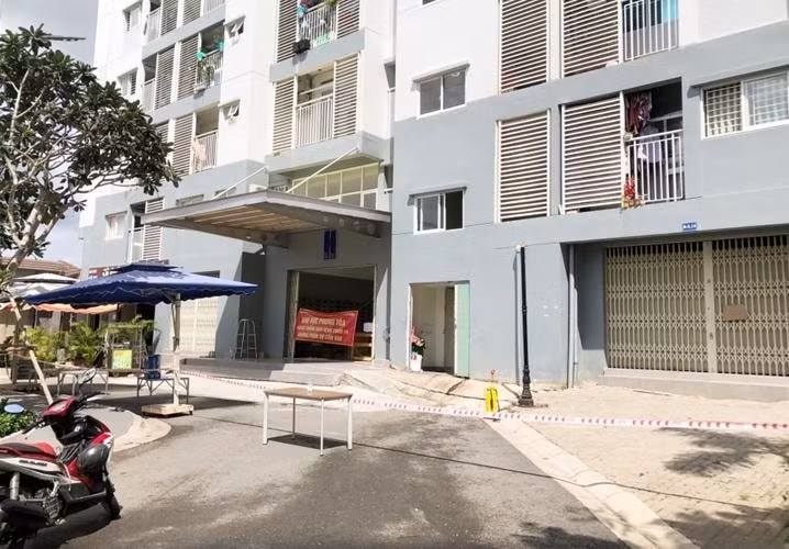Phong toả block H chung cư Ehomes Nam Sài Gòn vì có ca mắc Covid-19. Ảnh: TL