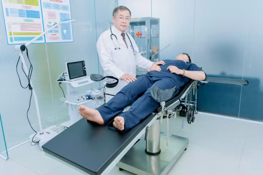 Khám miễn phí toàn dân: Chữa bệnh từ gốc, bớt cảnh "có bệnh mới vái tứ phương"