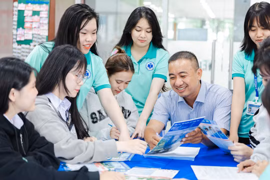 Thí sinh tự do tăng kịch trần, cuộc đua vào đại học thêm phần cam go 