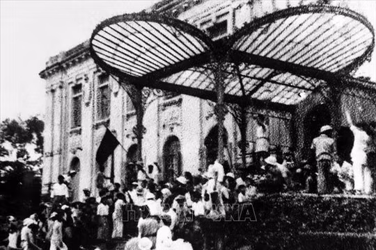 “Phong trào cứu quốc những ngày tháng Tám đã lên cao tới mức không thể tưởng tượng được”