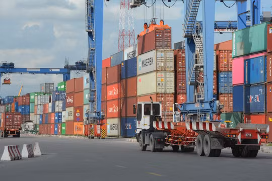Thiếu hụt lái xe khách, xe đầu kéo: Nguy cơ tác động xấu đến chuỗi cung ứng
