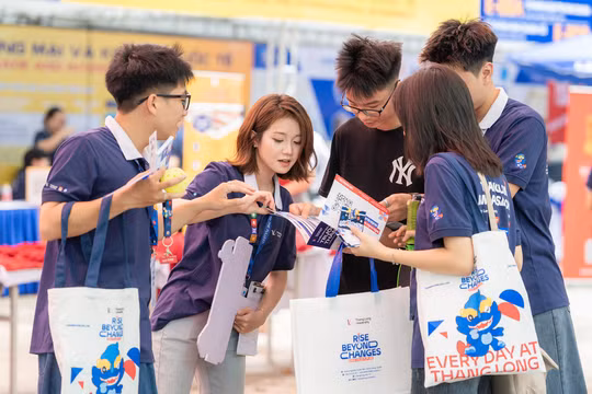 Phổ điểm giảm, điểm chuẩn đại học 2026 sẽ “hạ nhiệt” nhưng không đồng đều