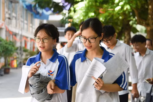 Hơn 1,2 triệu thí sinh chính thức bước vào kỳ thi mang “hai vai”