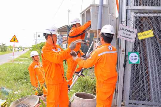 Chủ động giữ dòng điện an toàn trong mùa mưa bão