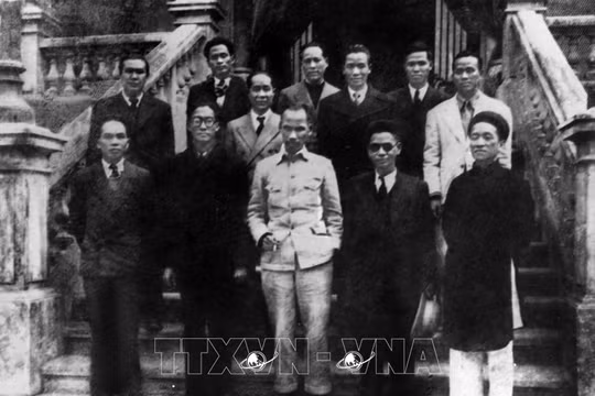 “Đoàn kết phấn đấu, nhất định chúng ta sẽ thành công”