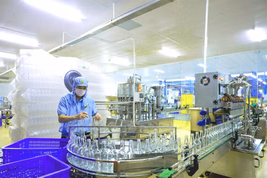 Chính sách tài khóa cần chuyển từ “cứu trợ” sang “đồng hành dài hạn” với doanh nghiệp