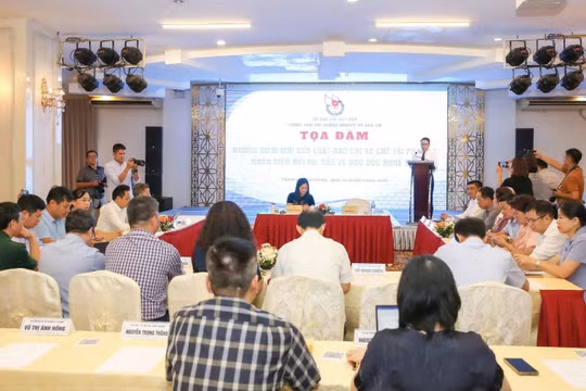 Báo chí trước yêu cầu mới: Nhận diện rủi ro, giữ vững chuẩn mực nghề nghiệp