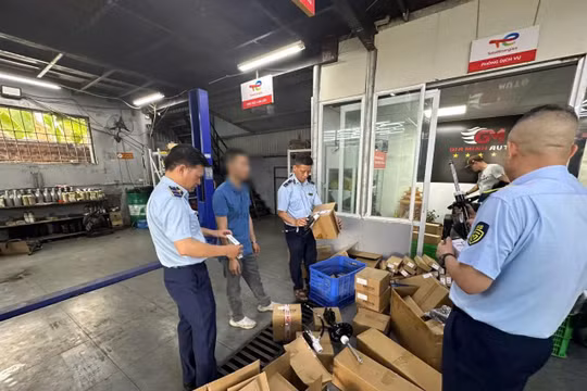 Xăng E10 triển khai toàn quốc: Cảnh báo phụ tùng ô tô giả tràn vào thị trường