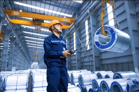 Sau 9 tháng tăng trưởng 9,01%, Việt Nam bước vào 'đường đua' 2 con số