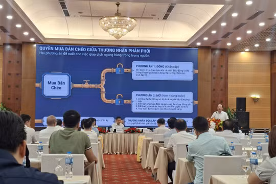 Bộ Công Thương tính phương án để doanh nghiệp tự quyết giá xăng dầu