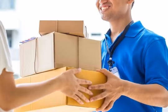 Doanh nghiệp chuyển phát nhanh lo bị 'giam vốn' vì quy định nộp trước thuế