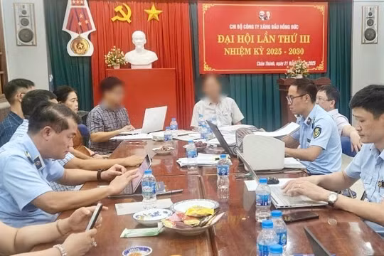 Thiếu xăng dầu dự trữ, hai doanh nghiệp bị xử phạt nặng