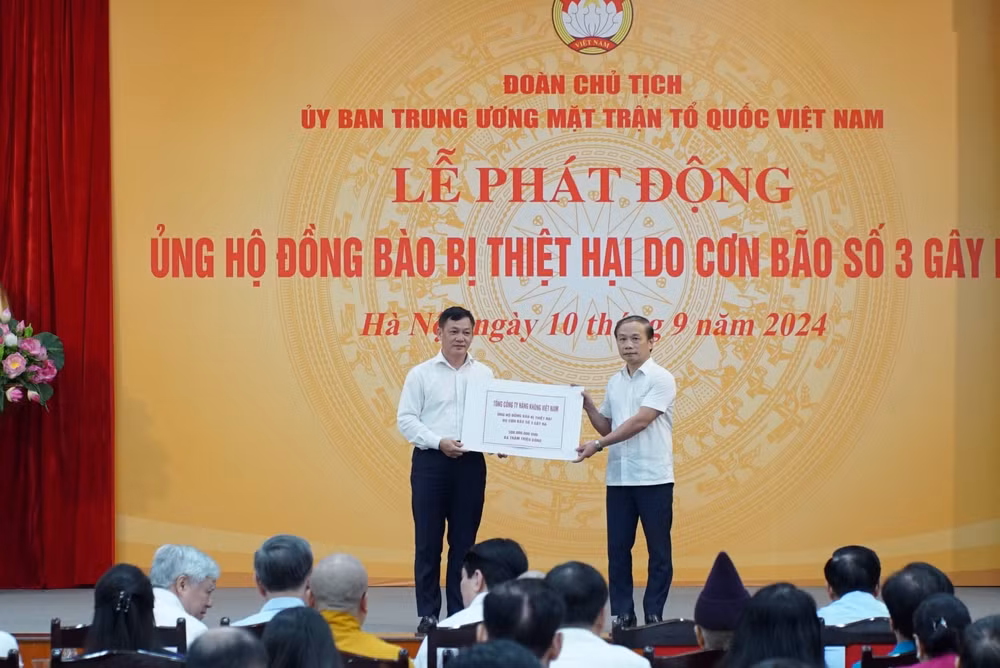 vietnam airlines van chuyen mien phi hang hoa cuu tro vung bao lu mien bac hinh 2
