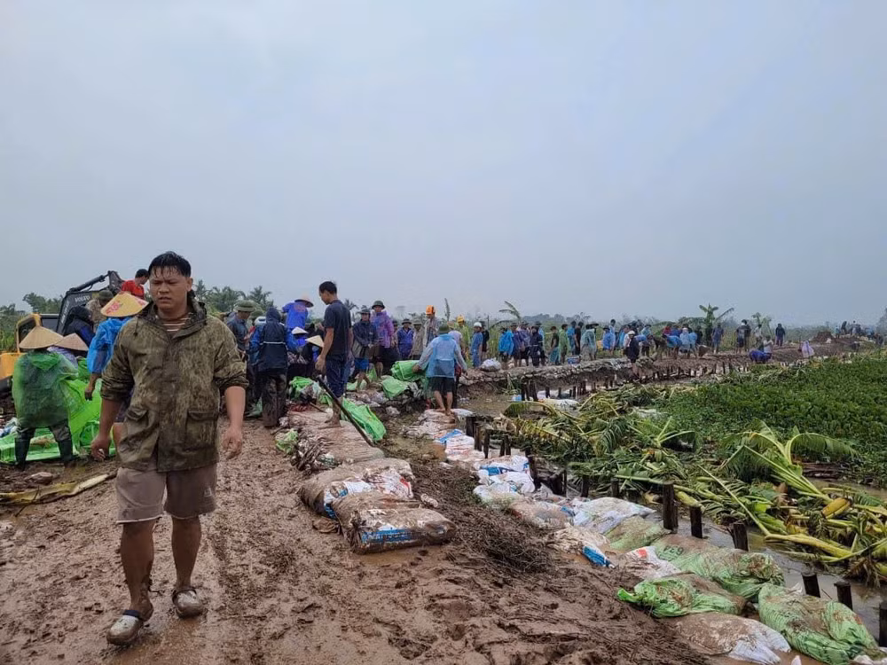 tham tinh quan dan trong bao lu hinh 9