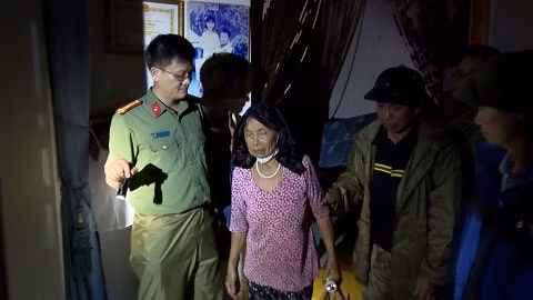 tham tinh quan dan trong bao lu hinh 6