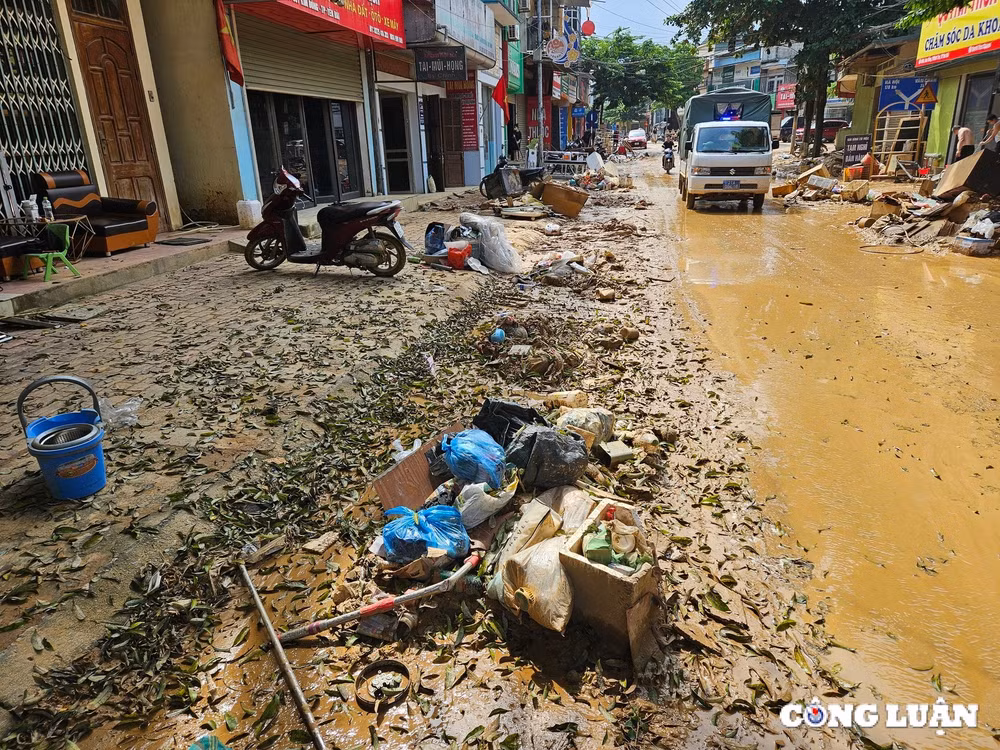 hien truong tan hoang sau khi lu rut o yen bai hinh 5
