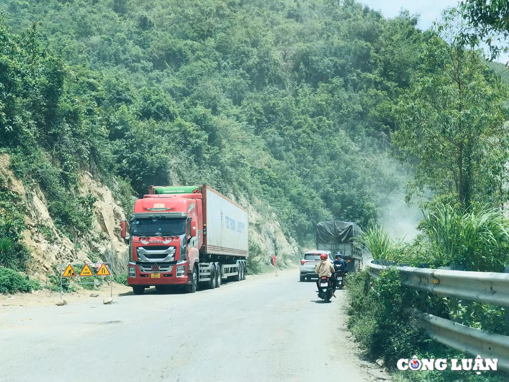bat nui xuyen dem thi cong du an cai tao nang cap quoc lo 19 hinh 3
