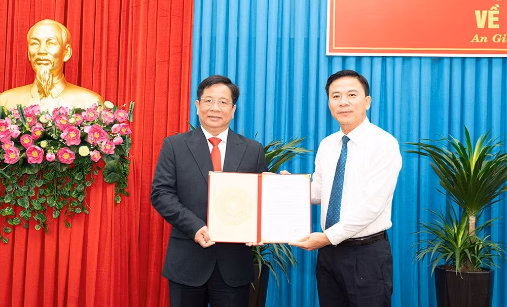 ong ho van mung duoc bau lam chu tich ubnd tinh an giang hinh 1