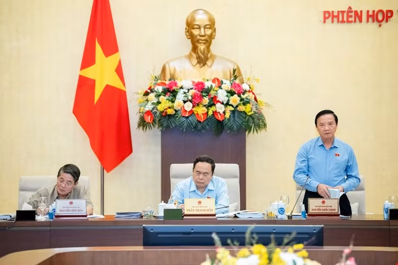 quyet liet trong viec tham tra cac du an luat khong chay theo so luong hinh 4