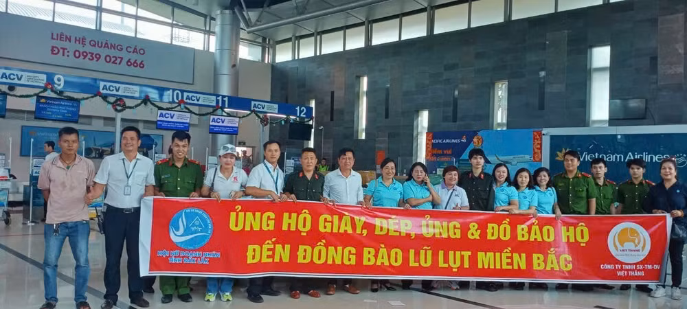 vietnam airlines van chuyen gan 30 tan hang cuu tro vung bao lu mien bac sau 2 ngay hinh 4