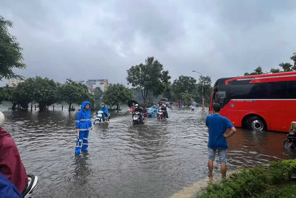 ha noi bao dam an toan cho nguoi va phuong tien di chuyen qua cac diem ung ngap hinh 1