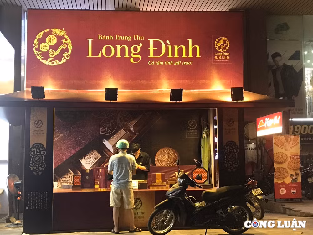 thi truong banh trung thu noi xep hang cho mua noi dai co ngong khach hinh 4