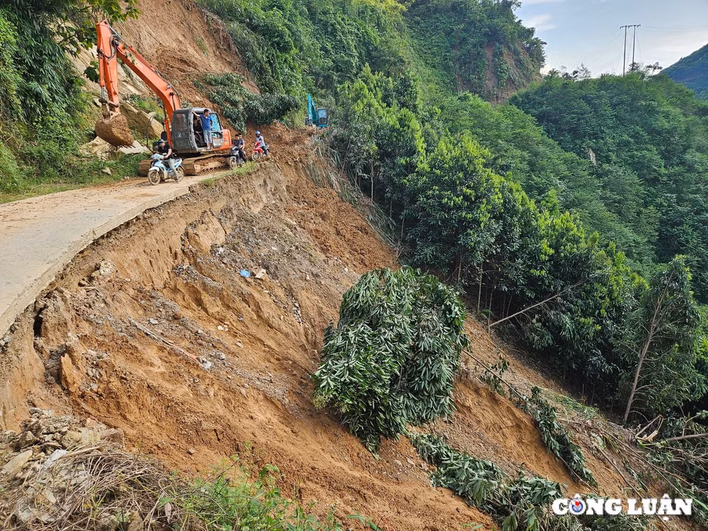 yen bai sau mua lu duong vao thon ban tat cang di cang xa hinh 4