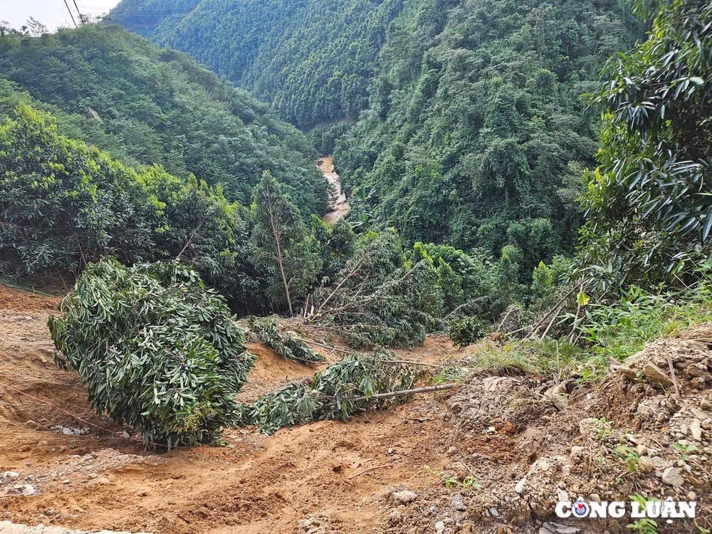 yen bai sau mua lu duong vao thon ban tat cang di cang xa hinh 5