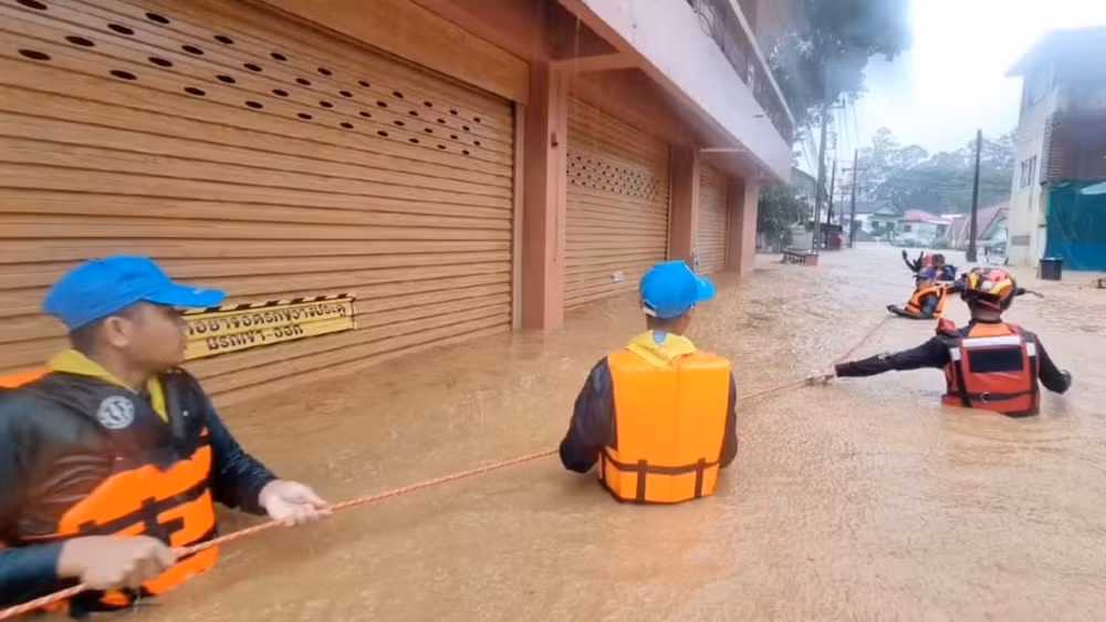 lu lut va sat lo dat cung dang dien ra nghiem trong o lao va thai lan hinh 2