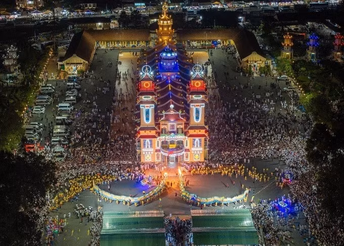 tay ninh hang van du khach du dai le hoi yen dieu tri cung hinh 1