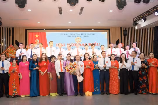 Ông Trần Hữu Doãn được bầu làm Chủ tịch Hội Cựu giáo chức Hà Tĩnh