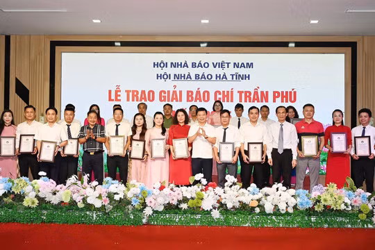 Báo Nhà báo và Công luận đoạt giải C Giải Báo chí Trần Phú (Hà Tĩnh)