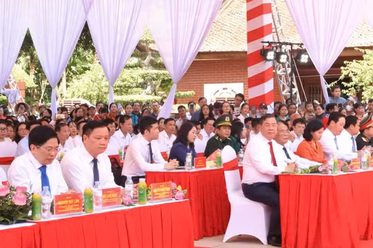 Trang nghiêm Lễ giỗ Chủ tịch Hồ Chí Minh lần thứ 57 tại quê hương Kim Liên