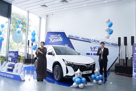 Khách hàng Hà Tĩnh hào hứng trải nghiệm VinFast VF 8 thế hệ mới