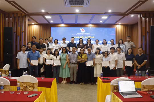 Hà Tĩnh: 37 học viên hoàn thành lớp bồi dưỡng kỹ năng làm báo trong thời đại số