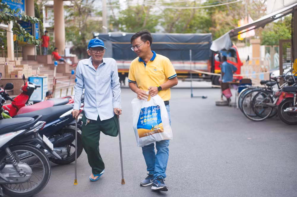 pnj duoc vinh danh la doanh nghiep vi cong dong nam 2023 hinh 1