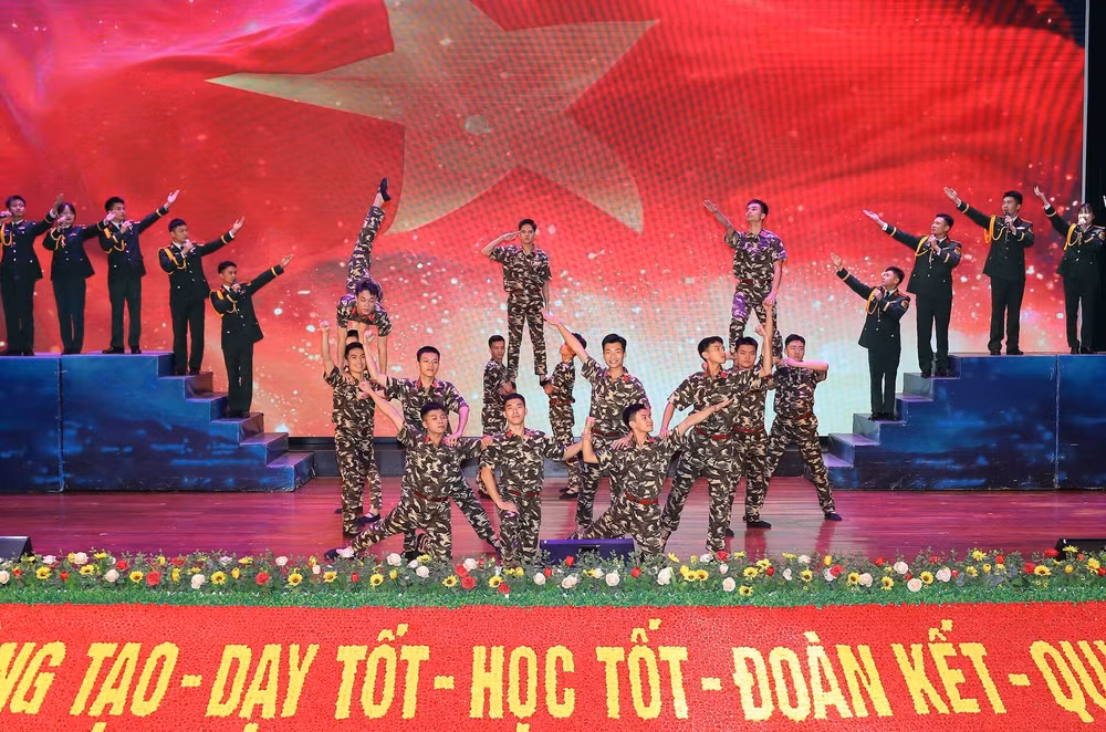 xay dung quan doi nhan dan viet nam vung manh ve chinh tri hinh 7