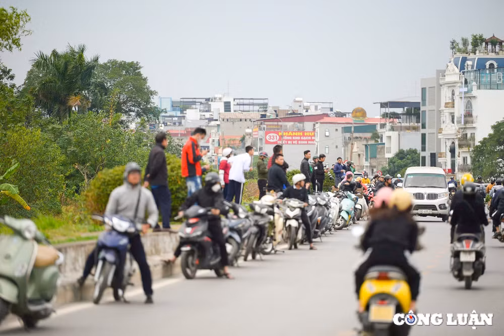 hinh anh may bay su 30mk2 va truc thang quan su tren bau troi ha noi hinh 9